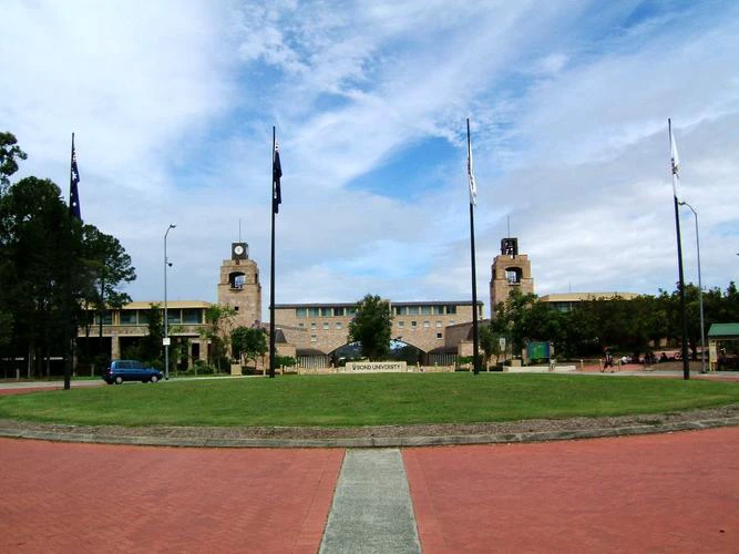 澳大利亚邦德大学